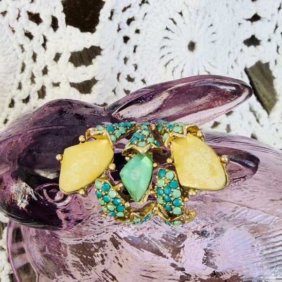 Vintage Avon Cocktail Gold and Turquoise Statement Ring - Picture 2 of 2